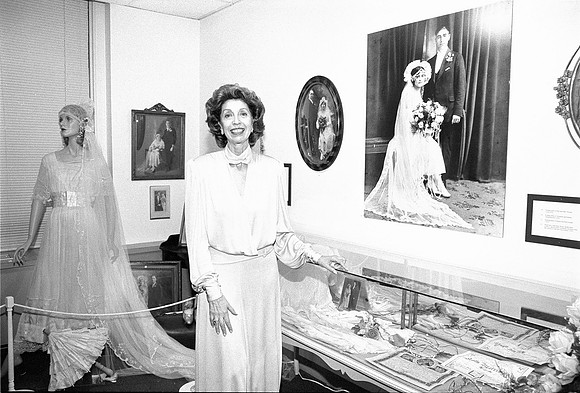 ROLL 2, NHM, THREADS OF TRADITION GALA, 10-04-1996_21