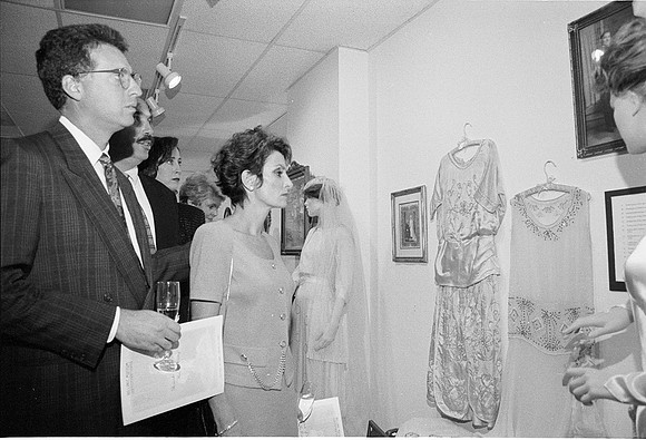 ROLL 1, NHM, THREADS OF TRADITION GALA, 10-04-1996 _28