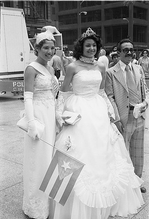PUERTO RICAN DAY PARADE  DALEY PLAZA 06-20-81_10
