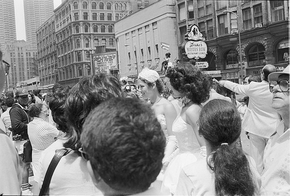 PUERTO RICAN DAY PARADE DALEY PLAZA 06-20-81_11