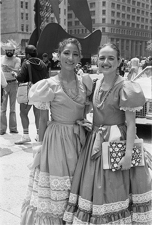 PUERTO RICAN DAY PARADE DALEY PLAZA 06-20-81_03