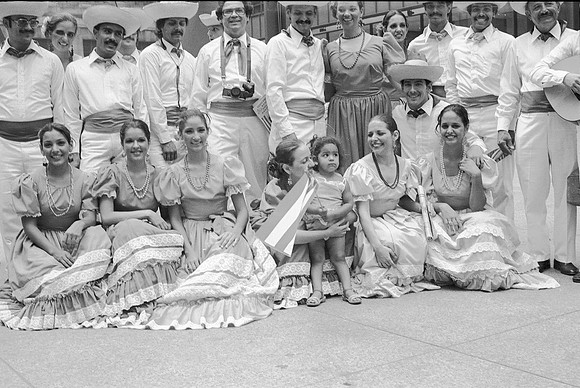 #ROLL 2_PUERTO RICAN DAY PARADE DALEY PLAZA 06-20-81_12