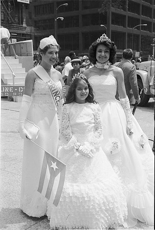 PUERTO RICAN DAY PARADE DALEY PLAZA 06-20-81_13