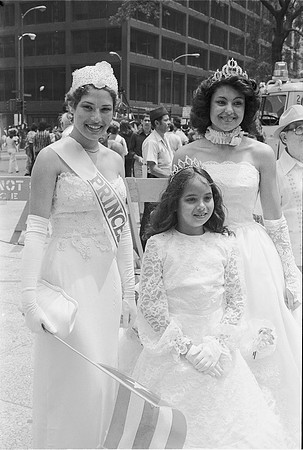 PUERTO RICAN DAY PARADE DALEY PLAZA 06-20-81_12