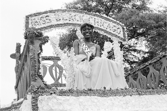 BUD BILLIKEN DAY PARADE ROLL 3 1981_44A