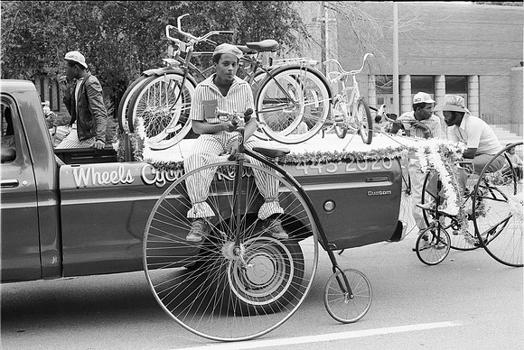 BUD BILLIKEN DAY PARADE ROLL 2 1981_11