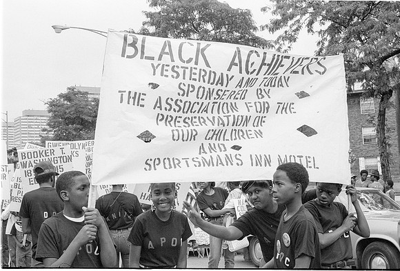 BUD BILLIKEN DAY PARADE ROLL 2 1981_33