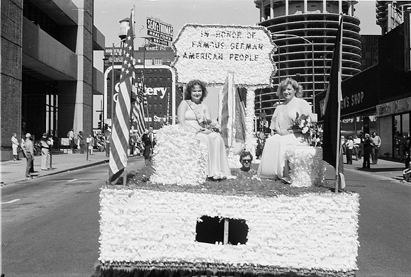 ROLL 2_GERMAN VON STEUBEN PARADE 1981_17A