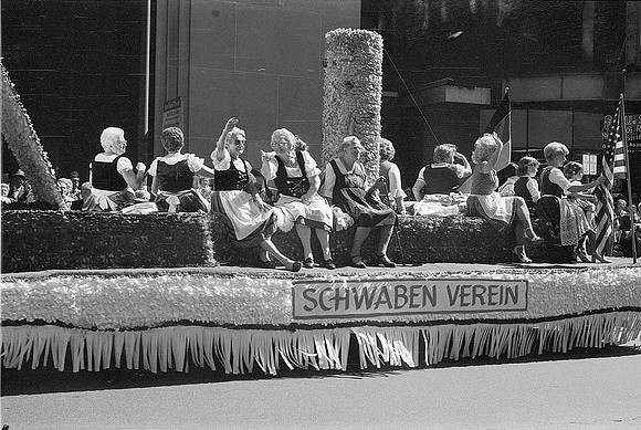 ROLL 2_GERMAN VON STEUBEN PARADE 1981_28A