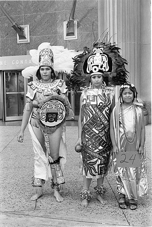 ROLL 1-2_MEXICAN CIVIC SOCIETY PARADE 1981_04A