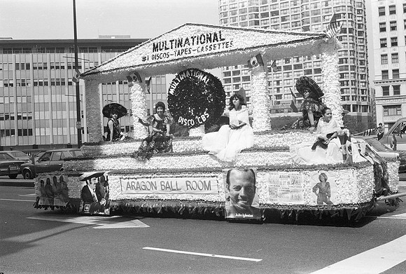 ROLL 1_MEXICAN CIVIC SOCIETY PARADE 1981_44A