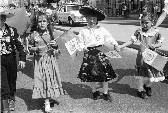 ROLL 1_MEXICAN CIVIC SOCIETY PARADE 1981_37A