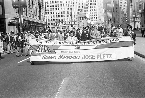 ROLL 1_MEXICAN CIVIC SOCIETY PARADE 1981_30A