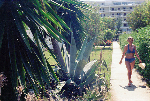 CORFU 1977 COLOR FILM_19A