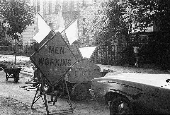 MEN WORKING STREET SIGN 1979_31