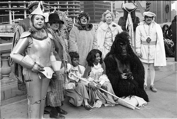 SANTA'S FANTASY PARADE 1981_03