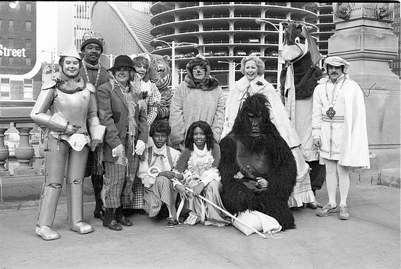 SANTA'S FANTASY PARADE 1981_02