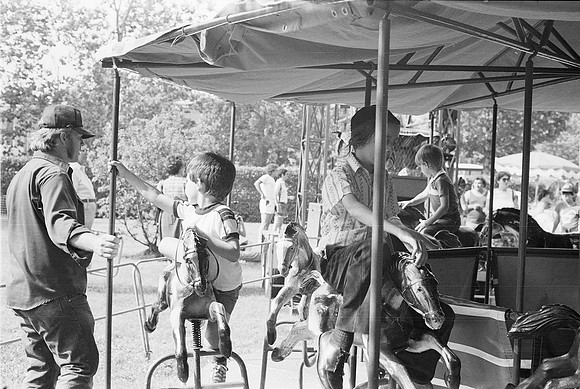 JEWISH FEST ROGERS PARK 1981_41