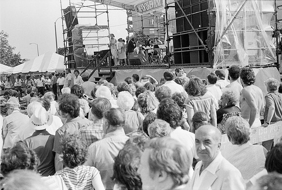 JEWISH FEST ROGERS PARK 1981_17A