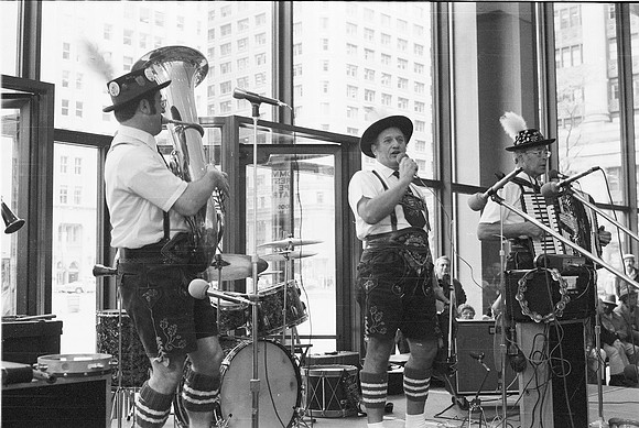 GERMAN OCTOBERFEST  1981_43A