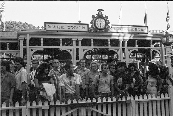 DISNEYLAND, MARK TWAIN RIVERBOAT_25