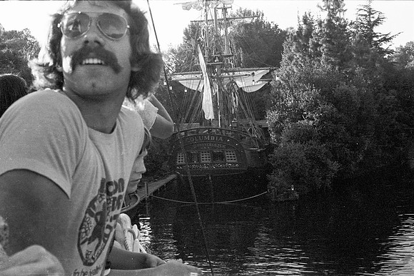 DISNEYLAND, MARK TWAIN RIVERBOAT_6