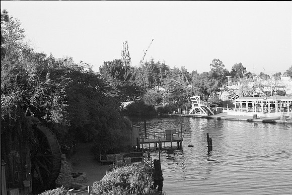 DISNEYLAND, MARK TWAIN RIVERBOAT_5