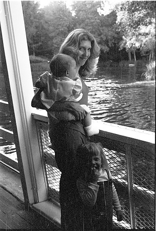 DISNEYLAND, MARK TWAIN RIVERBOAT_21