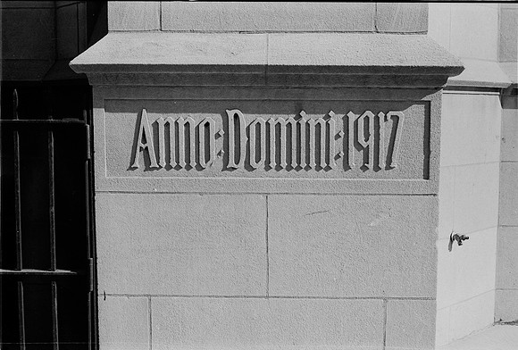 RUSH ST. ST. JAMES, MICHIGAN AVE. MANNEQUINS, HALLOWEEN, SELFIES 1975_29