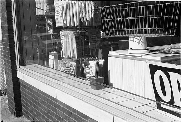 UIC AREA, CARNIVAL, TAYLOR ST. DOWNTOWN_35
