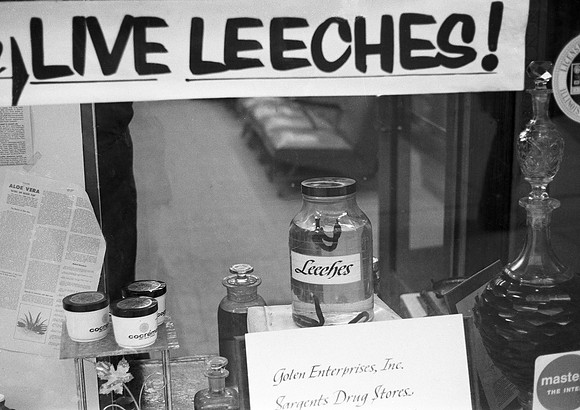 LIVE LEECHES 1975_03