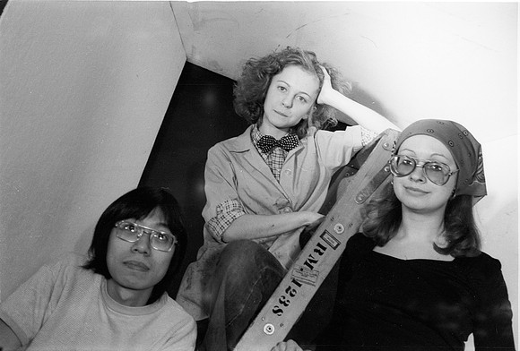 UIC STUDIO SAM HONG, LYNN &___ 1976_29