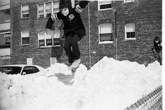APRIL SNOW 1976 _12