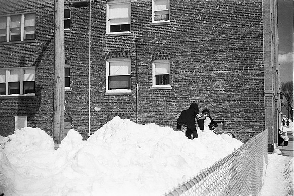 APRIL SNOW 1976 _11