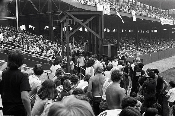 Jpeg_Disco_Demolition_1979_Diane_Alexander_White-014