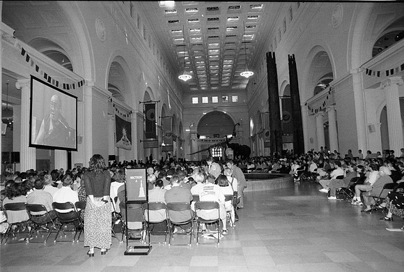 Dalai Lama’s 1999 visit to the Field Museum