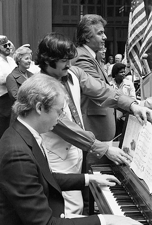 NHM, GATHER TOGETHER EXHIBIT 2022_ROLL 1_ FESTA ITALIANA_DALEY PLAZA_JUNE 22, 1981_08A-2