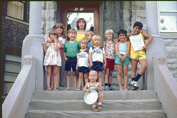 KIDS ON 3731 N MAGNOLIA 1980 COLOR SLIDE_05