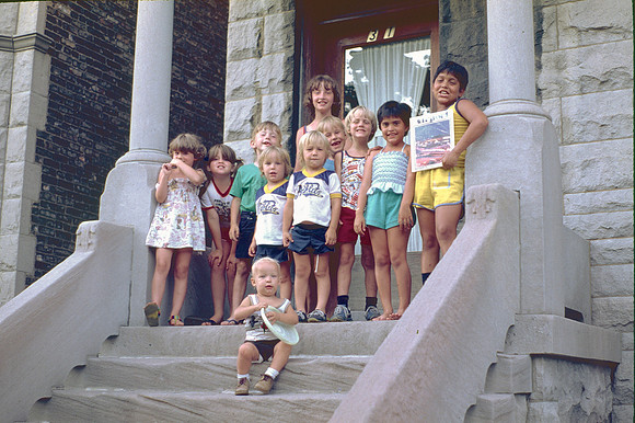 KIDS ON 3731 N MAGNOLIA 1980 COLOR SLIDE_06
