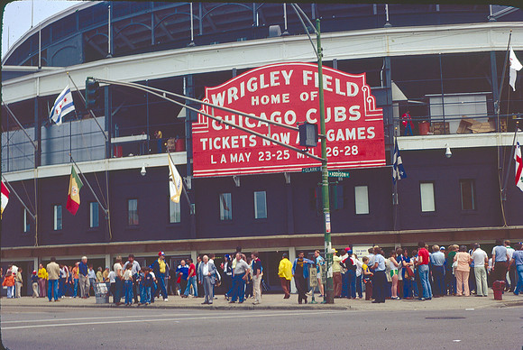 CUBS GAME DAY, KIDS ON MAGNOLIA 1981 DAW (2)