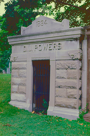 GRACELAND CEMETARY CHGO 1980 DAW (8)