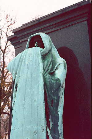 GRACELAND CEMETARY CHGO 1980 DAW (13)