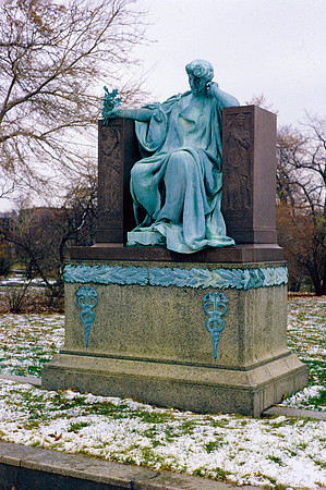 GRACELAND CEMETARY CHGO 1980 DAW (15)