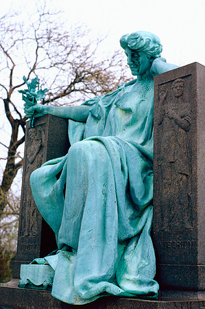 GRACELAND CEMETARY CHGO 1980 DAW (16)