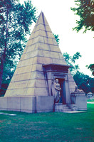 GRACELAND CEMETARY CHGO1980 DAW (3)