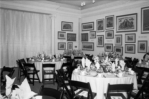R2, NHM DORA STRATOU GALA 1994_03