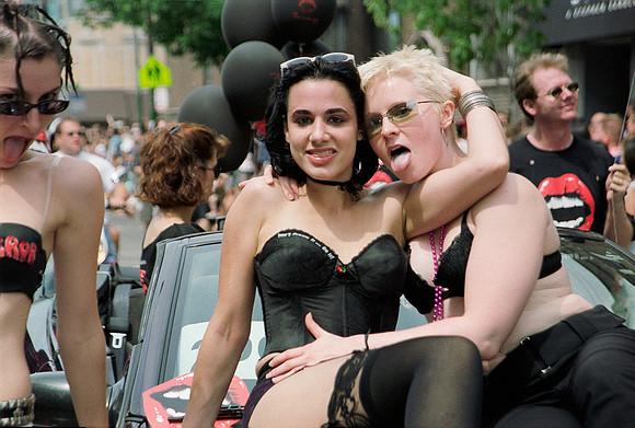 2003 GAY PRIDE C PARADE DAW -25