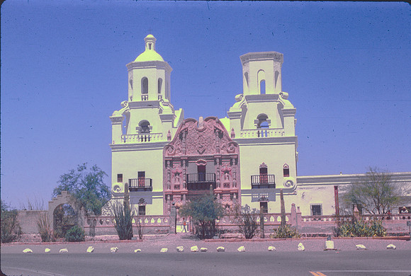 DISNEYLAND, TUCSON, MISSION SAN XAVIER DEL BAC 1978 DAW (11)