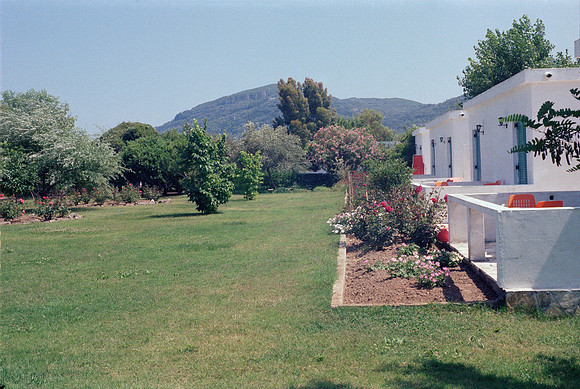 CORFU 1977 COLOR FILM_17A