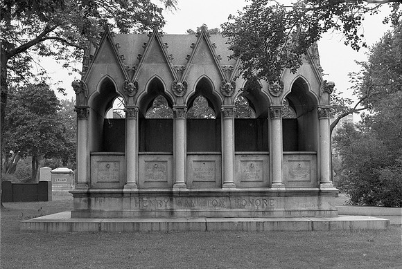 GRACELAND CEMETERY,1982_03